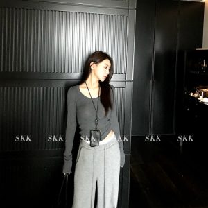 Wool Knit Slim-Fit Long Sleeve Round Neck U-Neck Base Layer Top for Women - Perfect for Early Spring Style and Layering