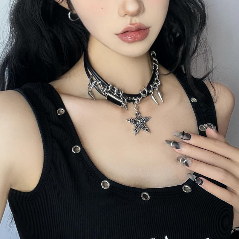 Y2K Star Studded Choker Necklace - Multi-Layered Dark Aesthetic Clavicle Chain for Trendy Subculture Style