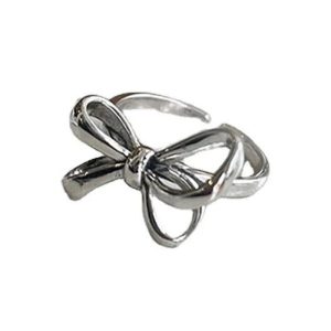New Style Trends - Aesthetic Bow Pattern Silver Ring - Outfit Ideas