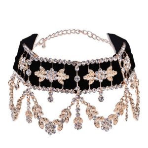 New Style Trends - Aesthetic Rhinestone Flower Necklace - Outfit Ideas