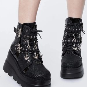 New Style Trends - Alt Comfy Ankle Boots - Outfit Ideas