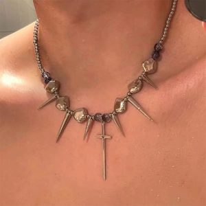 New Style Trends - Alt Goth Spiked Heart Chain Choker - Outfit Ideas