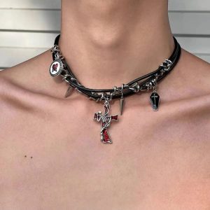 New Style Trends - Alt Goth Spiked Heart Chain Choker - Outfit Ideas