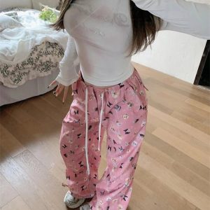 New Style Trends - Baggy Pink Harajuku Cargo Pants - Outfit Ideas