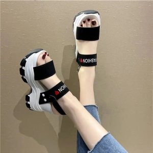 New Style Trends - Chunky Platform Sandals - Outfit Ideas