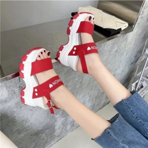 New Style Trends - Chunky Platform Sandals - Outfit Ideas