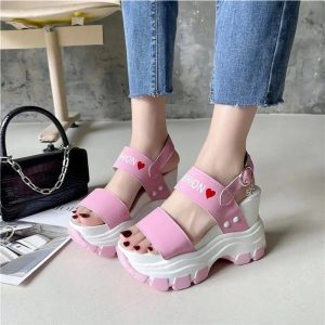 New Style Trends - Chunky Platform Sandals - Outfit Ideas