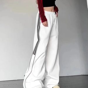 New Style Trends - Oversized White Sweatpants - Outfit Ideas