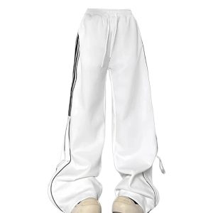 New Style Trends - Oversized White Sweatpants - Outfit Ideas