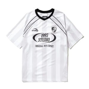 New Style Trends - Retro 90s Spirit T-Shirt - Outfit Ideas