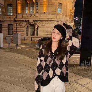 New Style Trends - Retro Argyle Knit Cardigan - Outfit Ideas