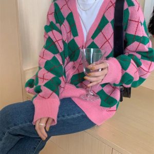 New Style Trends - Retro Argyle Knit Cardigan - Outfit Ideas