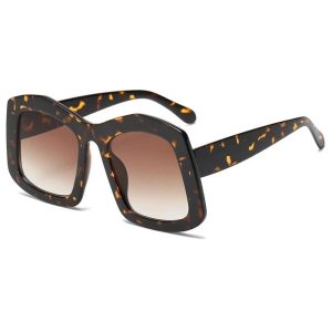 New Style Trends - Retro Big Square Gradient Sunglasses - Outfit Ideas