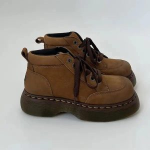 New Style Trends - Retro Chunky Brown Leather Lace-Up Boots - Outfit Ideas