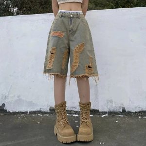New Style Trends - Retro Hole Denim Shorts - Outfit Ideas