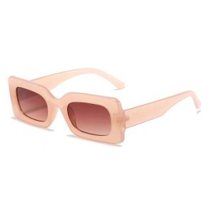 New Style Trends - Retro Purple Sunglasses - Outfit Ideas