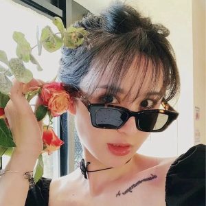 New Style Trends - Retro Rectangle Sunglasses - Outfit Ideas