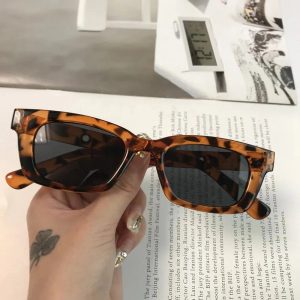New Style Trends - Retro Rectangle Sunglasses - Outfit Ideas