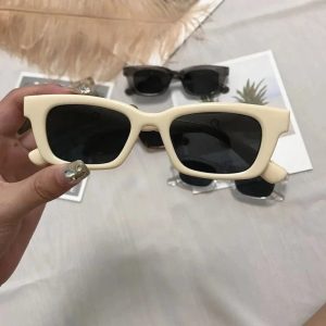 New Style Trends - Retro Rectangle Sunglasses - Outfit Ideas