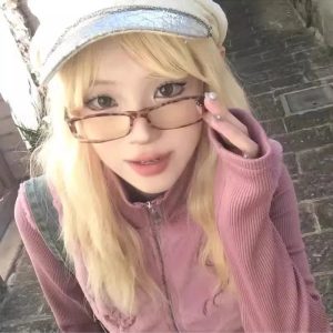 New Style Trends - Retro Small Square Frame Glasses - Outfit Ideas
