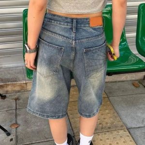 New Style Trends - Y2k Baggy Shorts - Outfit Ideas