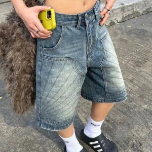 New Style Trends - Y2k Baggy Shorts - Outfit Ideas